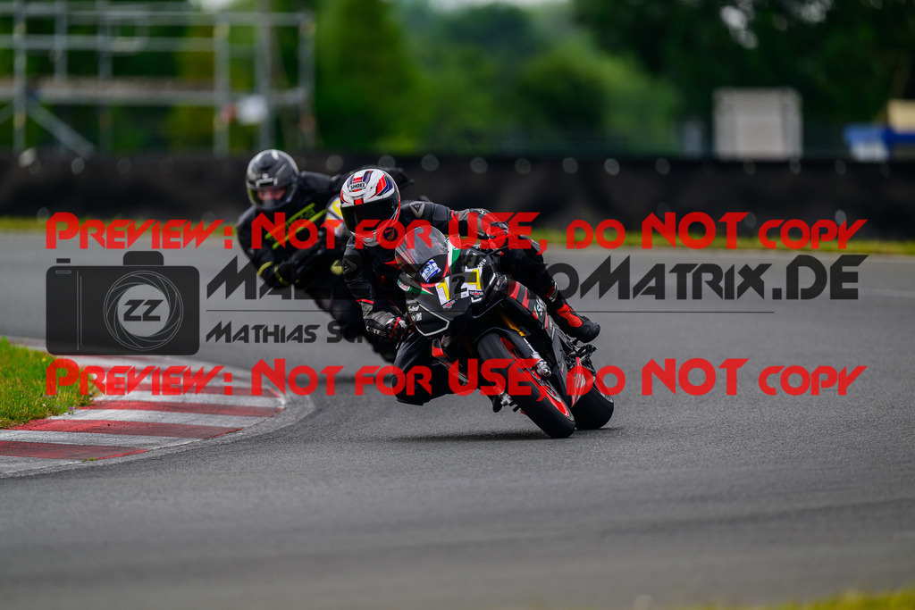 MaZZes_FotoMatrix_240724_6007705_2762 | GELB