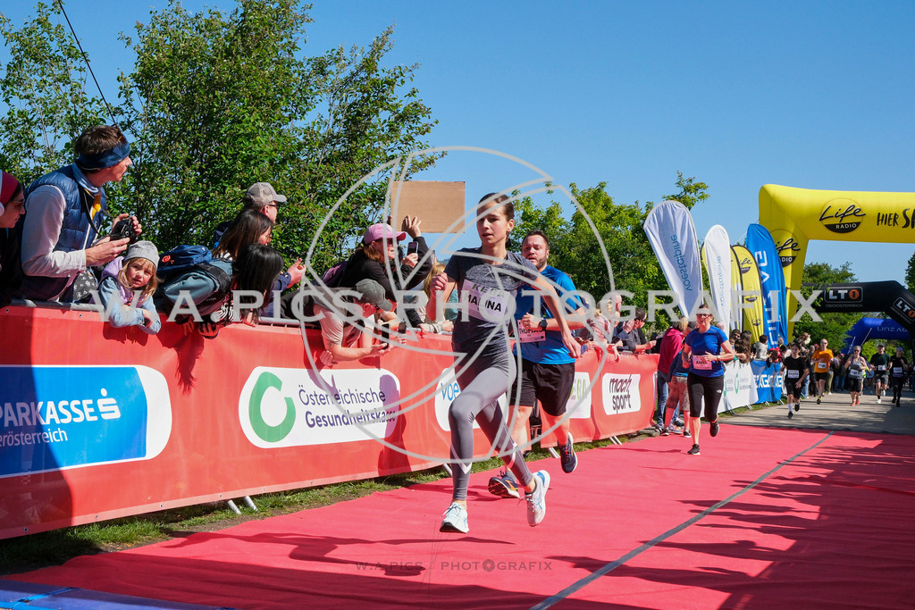 ..... | LINZ,AUSTRIA,27.April 24, Int. 3 Brückenlauf Linz  , Image shows: Photo: WAPICS / Michael ring