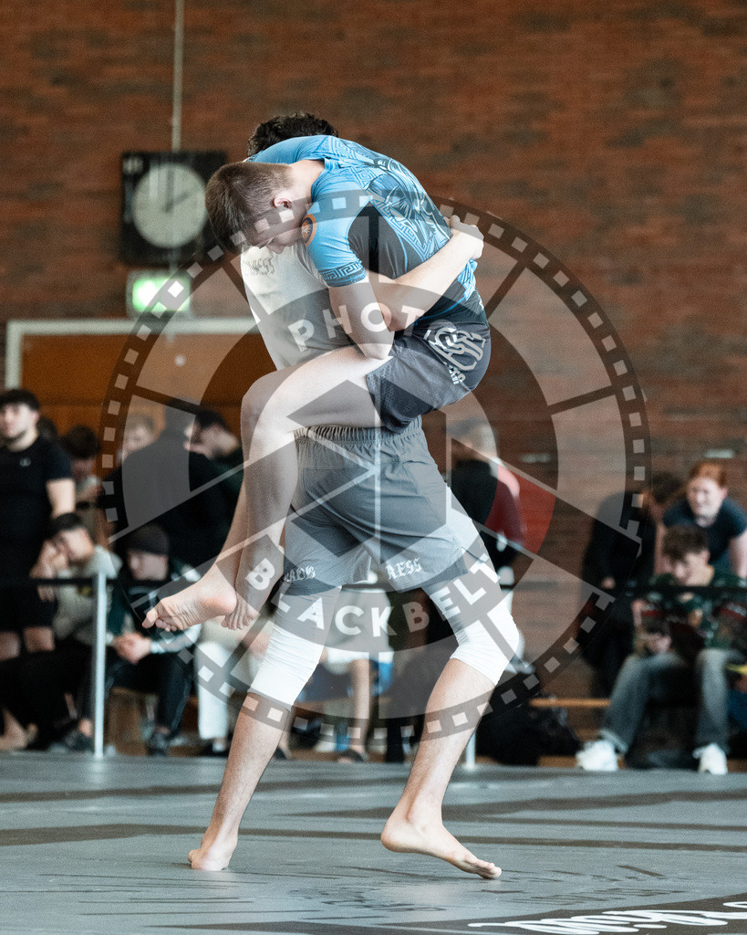 20251129PBB7552 | Fighters compete during the luta livre competition ILLCS XI winter edition on November 29, 2025 in Hannover, Germany.