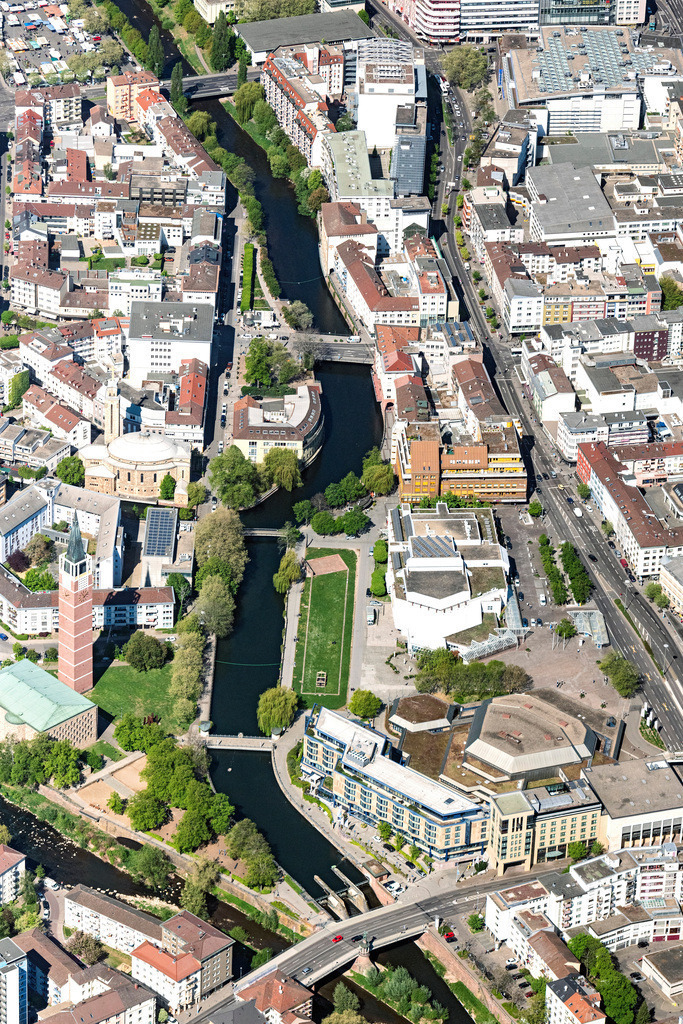 dr__0051199.jpg | PFORZHEIM 22.04.2020 Stadtzentrum im Innenstadtbereich in Pforzheim im Bundesland Baden-Württemberg, Deutschland. Weiterführende Informationen bei: SWP Stadtwerke Pforzheim GmbH & Co. KG,  Stadt Pforzheim. // The city center in the downtown area in Pforzheim in the state Baden-Wurttemberg, Germany. Further information at: SWP Stadtwerke Pforzheim GmbH & Co. KG,  Stadt Pforzheim. Foto: Daniel Reiter