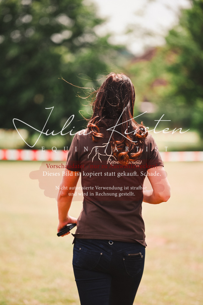 DSC_6019 | Pferde- und Turnierfotografie in Westsachsen. Pferdeportraits, Auftragszeichnungen und intuitive Kunst.