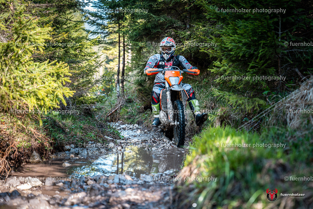 fuernholzer_250501-C1-111 | Fotografische Impressionen von der Red Stag Enduro Extreme by fuernholzer-photography.com. Endurosport in Österreich fotografisch festgehalten von fuernholzer. Auftragsfotografie für Private, Gewerbefotos und Industriefotografie. Eventfotografie, Sportfotografie und Motorsportfotografie. Anbieter von Fotoworkshops, Fototraining, fotografischen Vorträgen und Fotoseminaren.