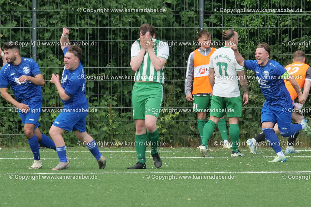 Fußball : Bezirksliga : TV Voerde - FC Sterkrade 72 | Fußball : Bezirksliga : TV Voerde - FC Sterkrade 72 am 25.05.2025 in Voerde - Realisiert mit Pictrs.com