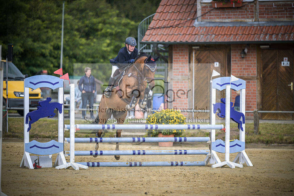 DOS_4248 | Entdecke hochwertige Reitturnierfotos von Foto Oger. Professionell, emotional und authentisch – jetzt Lieblingsmomente im Shop bestellen.Deutschlandweite Turnierfotografie. - Realisiert mit Pictrs.com