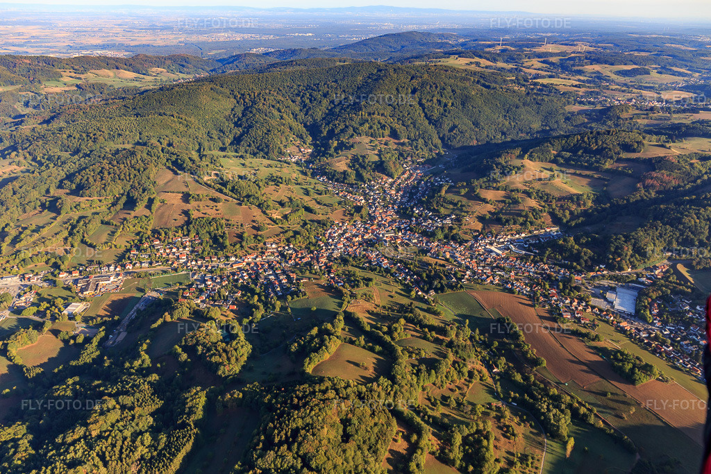 Luftbild: Ortsansicht aus Süden im Ortsteil Reichenbach in Lautertal im Bundesland Hessen in Deutschland. Foto: IMG_110934.jpg vom 08.09.2018 durch Werner Riehm/FLY-FOTO.de