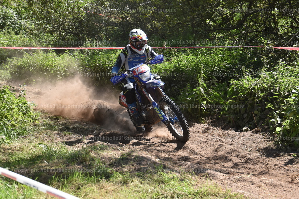 DSC_0201 | Sportfotografie , Motorsport, Motoross, Reitsport, Mointainbike, Enduro,
Landschaft , Outdoor, Eventfotografie, Landschaft, Bilder online bestellen - Realisiert mit Pictrs.com