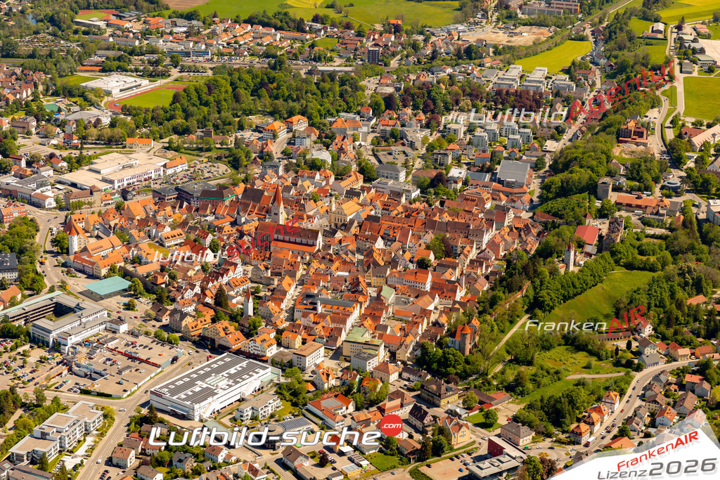Das Luftbild zeigt :  Kaufbeuren - Die Luftaufnahme wurde 2024 vom UL-Flugzeug aus erstellt ( keine Drohne ) - Hochauflösende Luftaufnahme - Für grossformatige Ausdrucke geeignet. Die Geschenkidee !Mit Lizenz und Bildrechte bestellbar