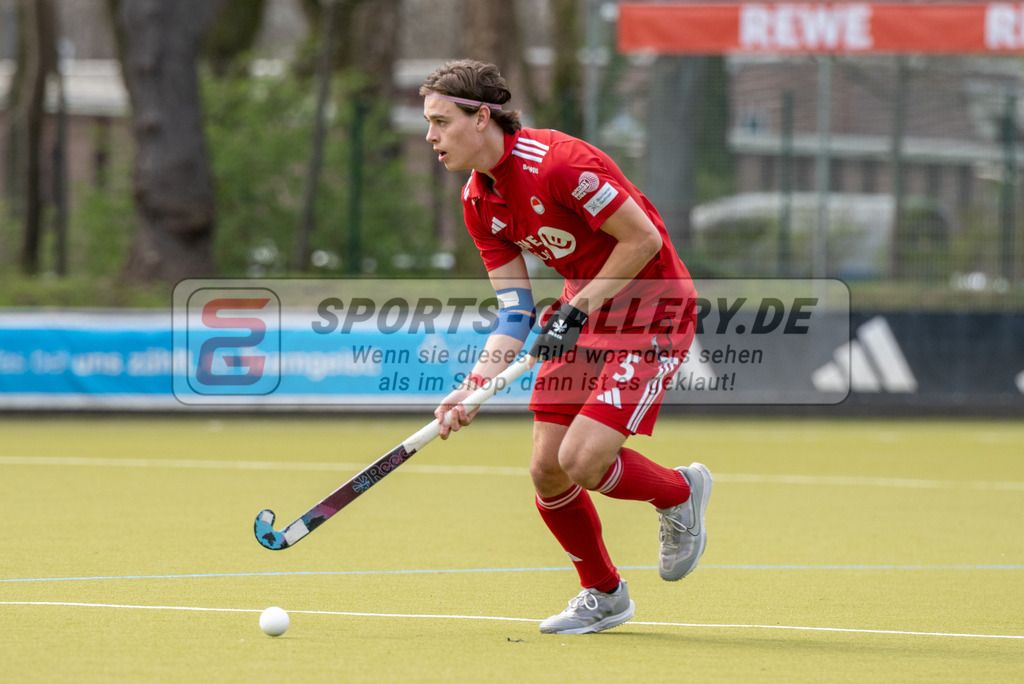 SFE_20260321_0071 | Köln, Deutschland, 21.03.26: Feldhockey 1. Bundesliga Herren zwischen Rot-Weiss Köln - Mannheimer HC im REWE Sportpark am 21.03.2026 in Köln, Deutschland. (Foto von Stephan Fehrmann)Köln, Germany, 21.03.26: Feldhockey 1. Bundesliga Herren between Rot-Weiss Köln - Mannheimer HC in REWE Sportpark at 21.03.2026 in Köln, Deutschland. (Foto from Stephan Fehrmann)