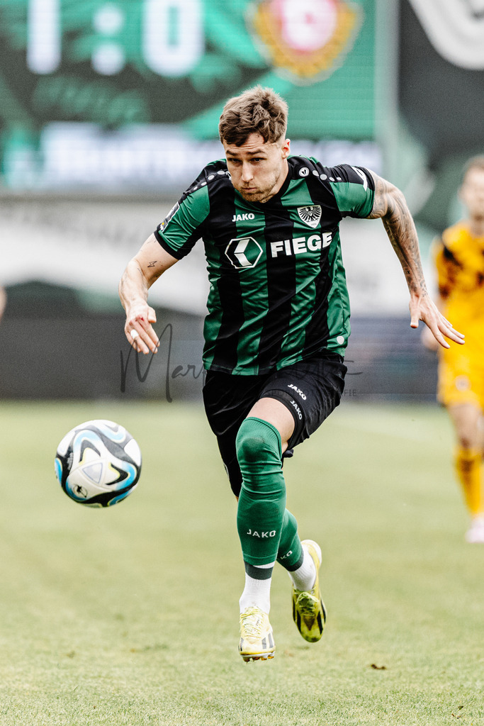3. Liga, Saison 2023/24, 31. Spieltag: SC Preußen Münster - Dynamo Dresden | Münster, 30.03.2024: 3. Liga, 31. Spieltag, SC Preußen Münster gegen Dynamo Dresden im LVM-Preußenstadion in Münster. Foto: sportfotografie.ms | Markus Paletta - Realisiert mit Pictrs.com