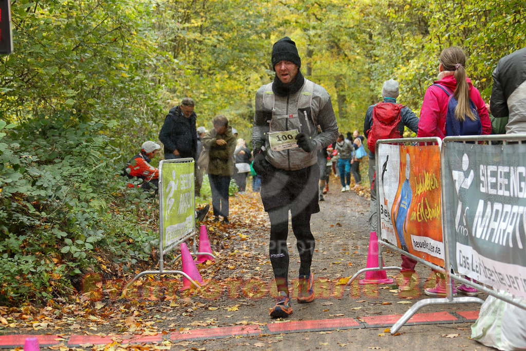 251026_1318_EX1_3157 | Sportfotografie im Rhein-Sieg Kreis, Köln, Bonn, NRW, Rheinland Pfalz, Hessen, etc. Unser Tätigkeitsfeld umfasst den Laufsport vom Volkslauf über den Marathon, Duathlon, Triathon bis zum Ultralauf wie Kölnpfad Ultra oder Schindertrail.