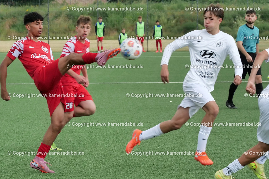 Fußball : C-Junioren : Aufstieg Regionalliga West : SUS 09 Dinslaken - Vfb 03 Hilden am 04.06.2026 in Dinslaken | Fußball : C-Junioren : Aufstieg Regionalliga West : SUS 09 Dinslaken (rotr Trikots)- Vfb 03 Hilden (weiße Trikots) am 04.06.2026 in Dinslaken - Realisiert mit Pictrs.com