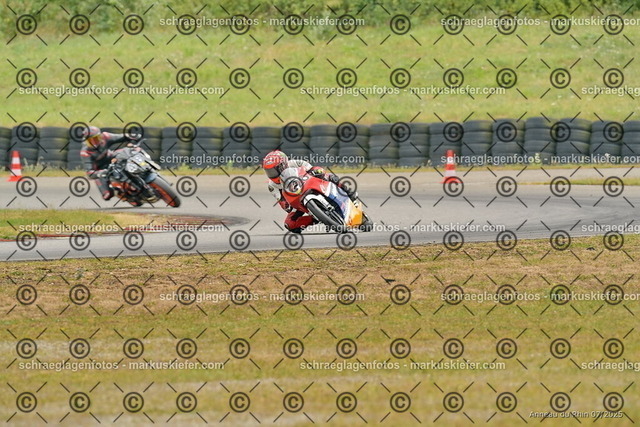 25bt05-1561 | markuskiefer.com - Realisiert mit Pictrs.com
