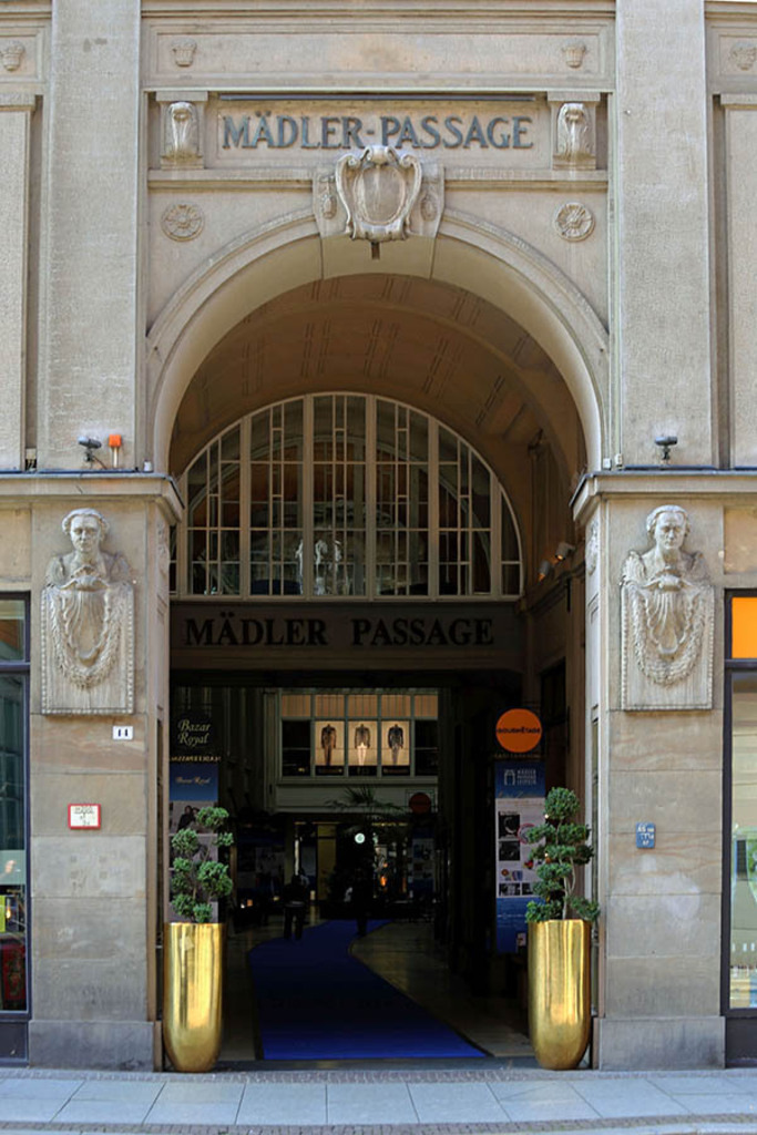 Foto: Leipzig - Mädler Passage | Das Team hinter BILDLEXIKON LEIPZIG bündelt historische wie aktuelle Informationen über die Stadt Leipzig in Text und Bild auf einer Plattform und stellt diese der interessierten Öffentlichkeit zur Verfügung.