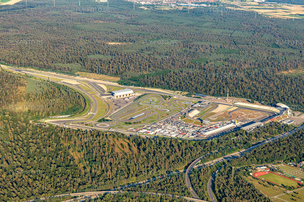 Luftbild: Hockenheimring Baden-Württemberg in Hockenheim im Bundesland Baden-Württemberg in Deutschland. Foto: IMG_142574.jpg vom 18.07.2024 durch Werner Riehm/FLY-FOTO.dehockenheimring.de