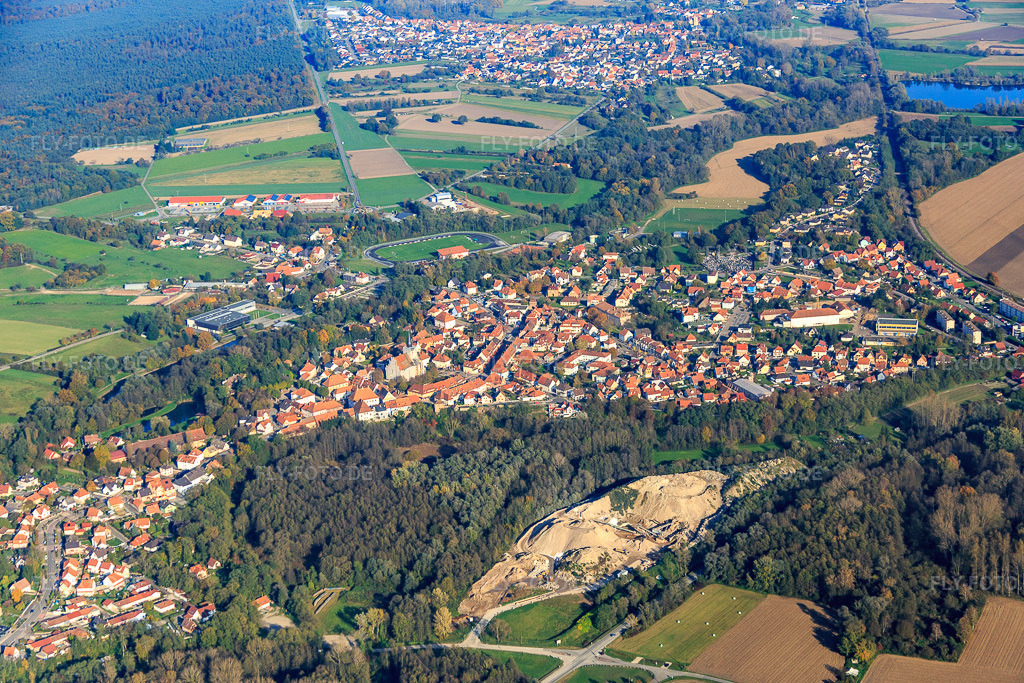Luftbild: stadtansicht aus Süden im Ortsteil Neulauterburg in Lauterbourg im Bundesland Bas-Rhin in Frankreich.Foto: IMG_075824.jpg vom 02.11.2014 durch Werner Riehm/FLY-FOTO.deAuflösung des Originals: 5472 x 3648 px