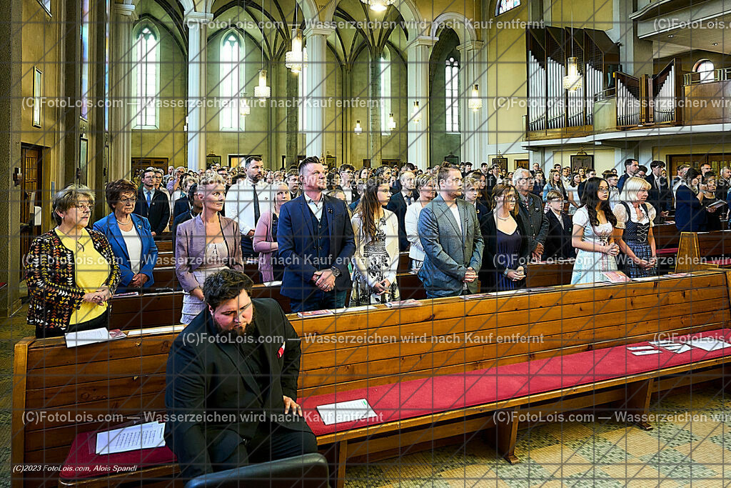 ALP2206_Pfarrfirmung Wieselburg | (C)FotoLois.com, Alois Spandl, Pfarrfirmung in Wieselburg mit Firmspender Eduard Gruber (ehemaliger Generalvikar der Diözese St. Pölten), Sa 3. Juni 2023.