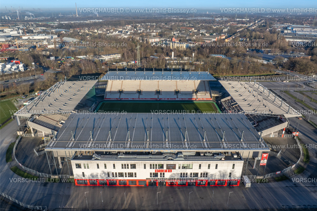 Essen241260180RWE-StadionAnDerHaffenstrasse | Luftbild, Fußballstadion an der Hafenstraße des Clubs Rot-Weiss Essen,3. Bundesliga , Essen-Borbeck, Tribünen, ,Essen, Ruhrgebiet, Nordrhein-Westfalen, Deutschland Copyright: Blossey Mantler