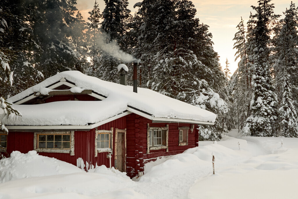 Die Hütte am Polarkreis 2 | Ich erzähle Geschichten als Autor und als Fotograf. Hier finden Sie hochwertige Naturfotografie, Reisefotografien und Bilder aus dem urbanen Lebensraum.  - Realisiert mit Pictrs.com