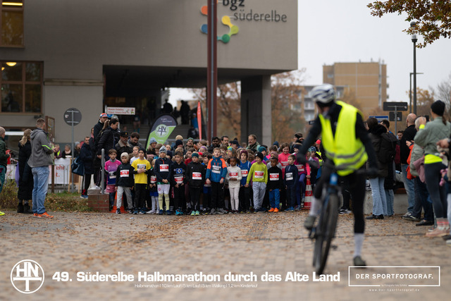 Süderelbe Halbmarathon 2025 I 09.11.2025 I Fotograf_DerSportfotograf.I 00136 | Der Sportfotograf. - Realisiert mit Pictrs.com