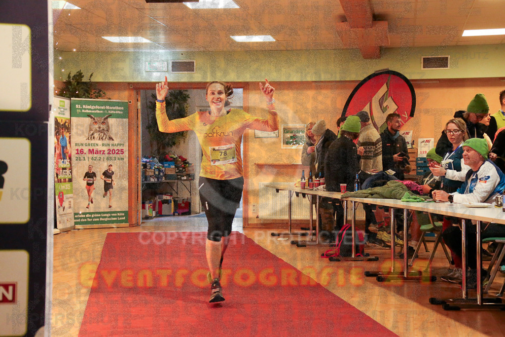 241208_1239_EX1_7791 | Sportfotografie im Rhein-Sieg Kreis, Köln, Bonn, NRW, Rheinland Pfalz, Hessen, etc. Unser Tätigkeitsfeld umfasst den Laufsport vom Volkslauf über den Marathon, Duathlon, Triathon bis zum Ultralauf wie Kölnpfad Ultra oder Schindertrail.