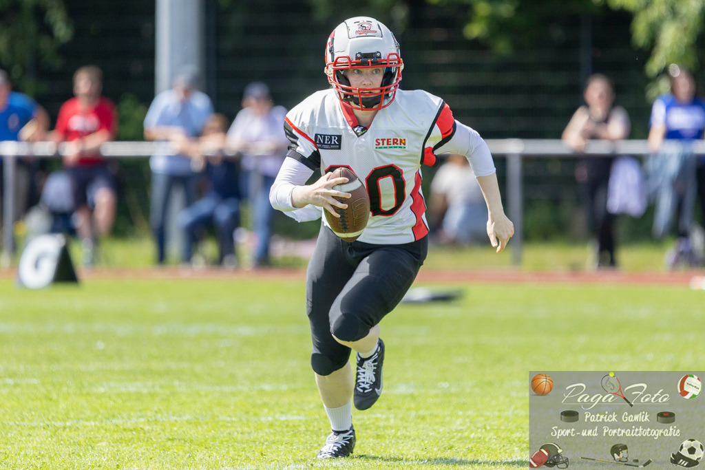 GFLW 1: German Football League Women 1: Rodgau Pioneers Ladies - Stuttgart Scorpions Sisters, 07.06.2026 | Dinah Laura Naegele (Stuttgart Scorpions Sisters #20) läuft den ball selbst, Freisteller, Portrait / Porträt, Rodgau Pioneers Ladies - Stuttgart Scorpions Sisters, Rodgau, Maingau-Energie-Stadion "Am Weichsee", 7.6.2026 - Realisiert mit Pictrs.com