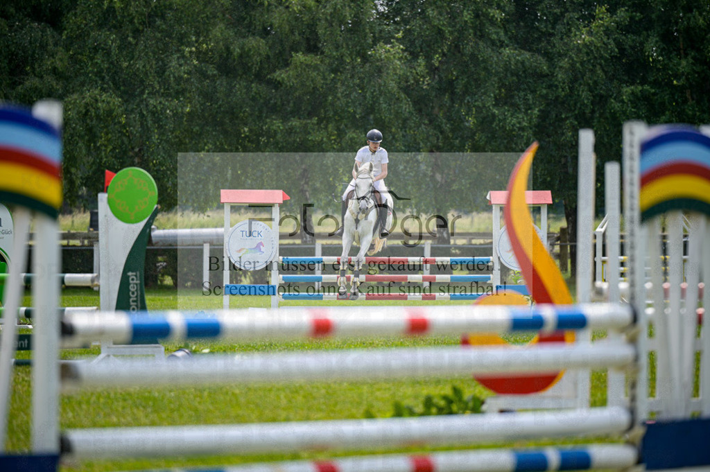 Reitturnier Voxtrup | Entdecke hochwertige Reitturnierfotos von Foto Oger. Professionell, emotional und authentisch – jetzt Lieblingsmomente im Shop bestellen.Deutschlandweite Turnierfotografie. - Realized with Pictrs.com