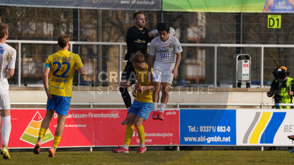 Fußball, Herren, Saison 2025/2026, Regionalliga Nordost, 24. Spieltag, FSV 63 Luckenwalde vs. 1.FC Lokomotive Leipzig, Samstag 28.02.2026, Werner-Seelenbinder-Stadion Luckenwalde, | Fußball, Herren, Saison 2025/2026, Regionalliga Nordost, 24. Spieltag, FSV 63 Luckenwalde vs. 1.FC Lokomotive Leipzig, Samstag 28.02.2026, Werner-Seelenbinder-Stadion Luckenwalde, Im Bild: - Realisiert mit Pictrs.com