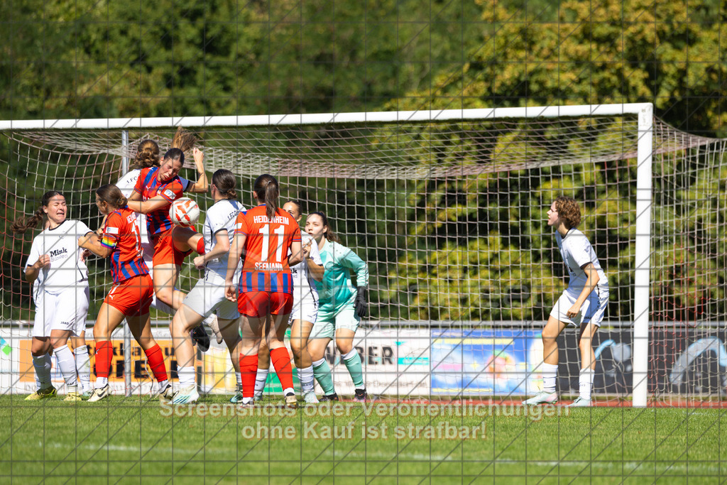 20260906_115100_0091_(c)_by_PhotoPeet | #,1.FC Donzdorf (weiß) vs. 1.FC Heidenheim 1846 (rot), Fußball, Frauen-Verbandspokal Gruppe 2, 2. Runde, Saison 2026/2027, Rasenplatz Lautertal Stadion, Süßener Straße 16, 73072 Donzdorf, 06.09.2026 - 11:00 Uhr,Foto: PhotoPeet / Sport- &amp; Eventfotografie / Peter Harich