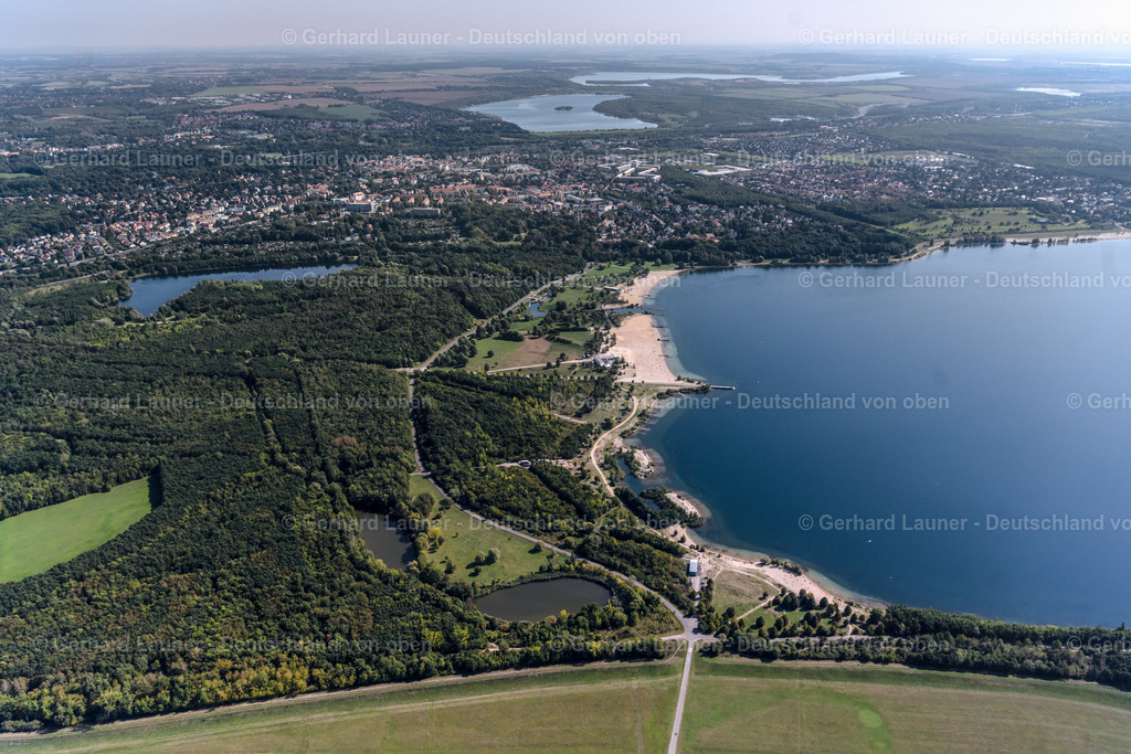 4041533 | BRAUNSBEDRA 08.09.2021 Rekultivierung der ehemaligen Tagebau - Fläche an den Uferbereichen des Sees " Geiseltalsee " in Braunsbedra im Bundesland Sachsen-Anhalt, Deutschland. // Open pit re cultivation on the shores of the lake " Geiseltalsee " in Braunsbedra in the state Saxony-Anhalt, Germany. Foto: Gerhard Launer