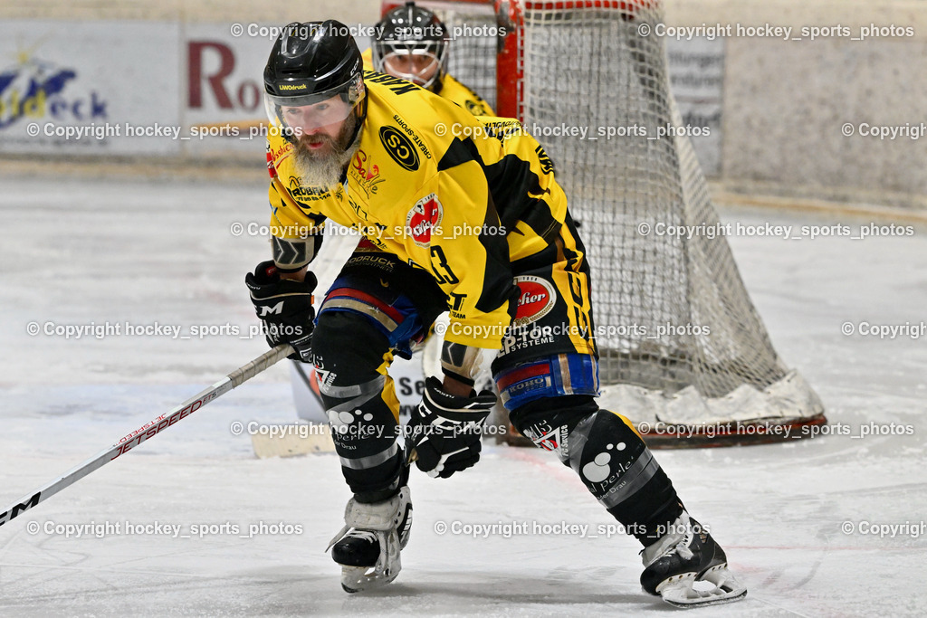 EC Hornets Spittal vs. USC Piraten Velden 18.2.2024 | #33 Kabas Michael EC Hornets Spittal, EC Hornets Spittal vs. USC Piraten Velden 18.2.2024, EC Hornets Spittal vs. USC Piraten Velden 18.2.2024 am 18.02.2024 in Spittal an der Drau (Eissportzentrum Spittal), Austria, (Photo by Bernd Stefan)