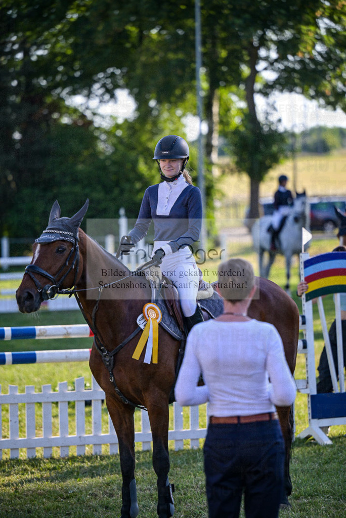 Reitturnier Voxtrup | Entdecke hochwertige Reitturnierfotos von Foto Oger. Professionell, emotional und authentisch – jetzt Lieblingsmomente im Shop bestellen.Deutschlandweite Turnierfotografie. - Realisiert mit Pictrs.com