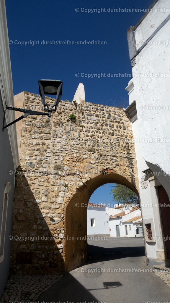 Porta de Faro, Travessa da Nossa Senhora do Pilar, Loulé | Porta de Faro, Travessa da Nossa Senhora do Pilar, Loulé - Realisiert mit Pictrs.com