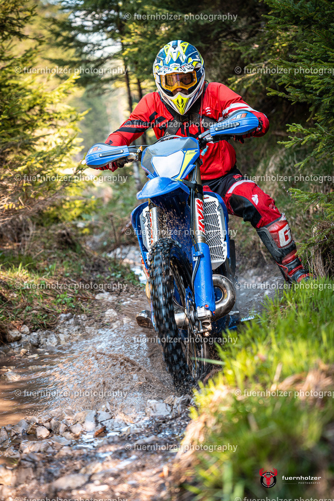 fuernholzer_250501-C1-148 | Fotografische Impressionen von der Red Stag Enduro Extreme by fuernholzer-photography.com. Endurosport in Österreich fotografisch festgehalten von fuernholzer. Auftragsfotografie für Private, Gewerbefotos und Industriefotografie. Eventfotografie, Sportfotografie und Motorsportfotografie. Anbieter von Fotoworkshops, Fototraining, fotografischen Vorträgen und Fotoseminaren.
