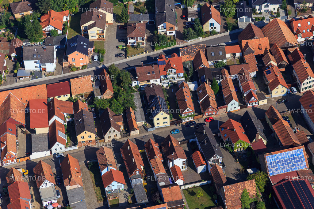 Rheinstraße aus Süden | Luftbild: Rheinstraße aus Süden in Kandel im Bundesland Rheinland-Pfalz in Deutschland. Foto: IMG_094974.jpg vom 24.09.2016 durch Werner Riehm/FLY-FOTO.de - Realisiert mit Pictrs.com