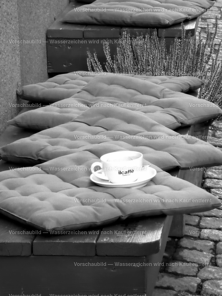Kaffeepause | online Fotogalerie mit schwarz-weiß Fotografien und Shop für zeitlose  Poster und Leinwände in stilvollem schwarz weiß  - Realisiert mit Pictrs.com