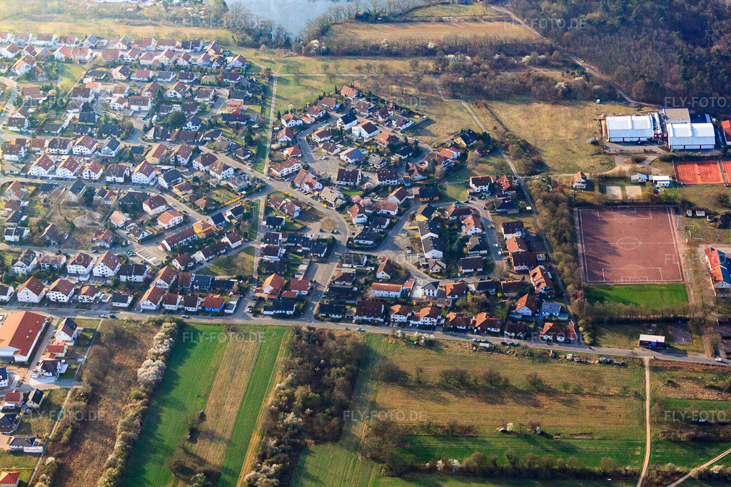 Auf d. Heide | Luftbild: Auf d. Heide in Lingenfeld im Bundesland Rheinland-Pfalz in Deutschland. Foto: IMG_49319.jpg vom 28.03.2012 durch Werner Riehm/FLY-FOTO.de - Realisiert mit Pictrs.com