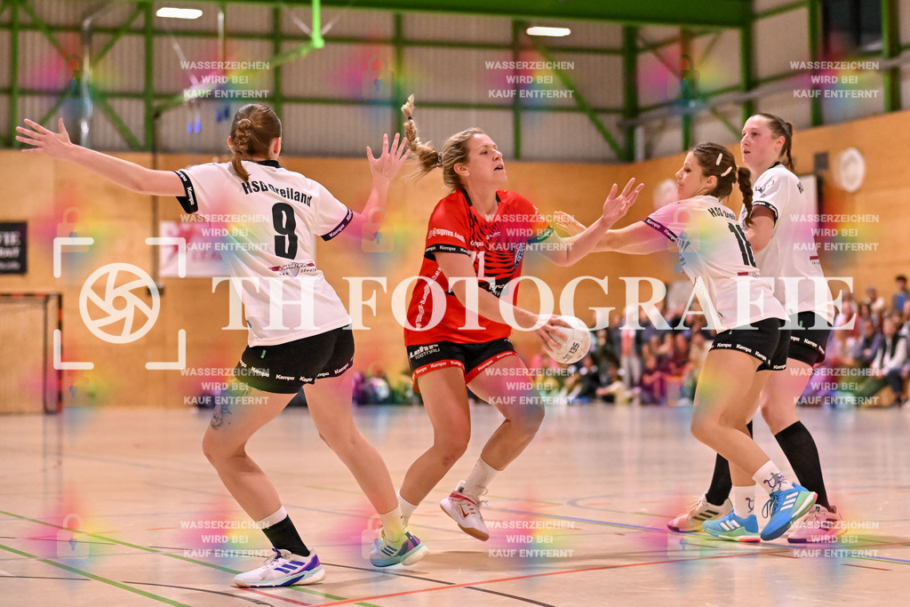 GER, SG Maulburg/Steinen - HSG Dreiland, Frauen-Handball, Oberliga Suedbaden, 3. Spieltag, Saison 2024/2025, 12.10.2024 | Celina Bayer (HSG Dreiland, #09), Sabrina Gruber (SG Maulburg/Steinen, #71), Nathalie Herzog (HSG Dreiland, #11)GER, SG Maulburg/Steinen - HSG Dreiland, Frauen-Handball, Oberliga Suedbaden, 3. Spieltag, Saison 2024/2025, 12.10.2024Foto: TH Fotografie/Thomas Hess