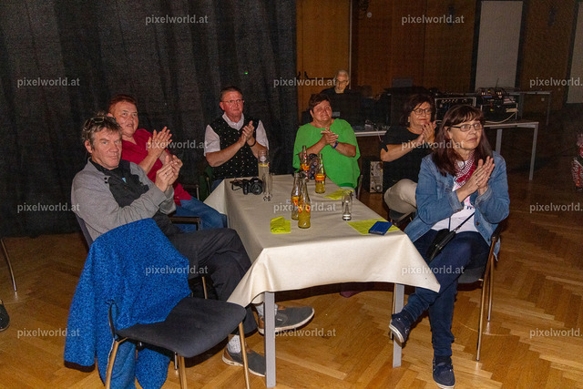 Schlager trifft Tracht | Bildershop von pixelworld.at - Realisiert mit Pictrs.com