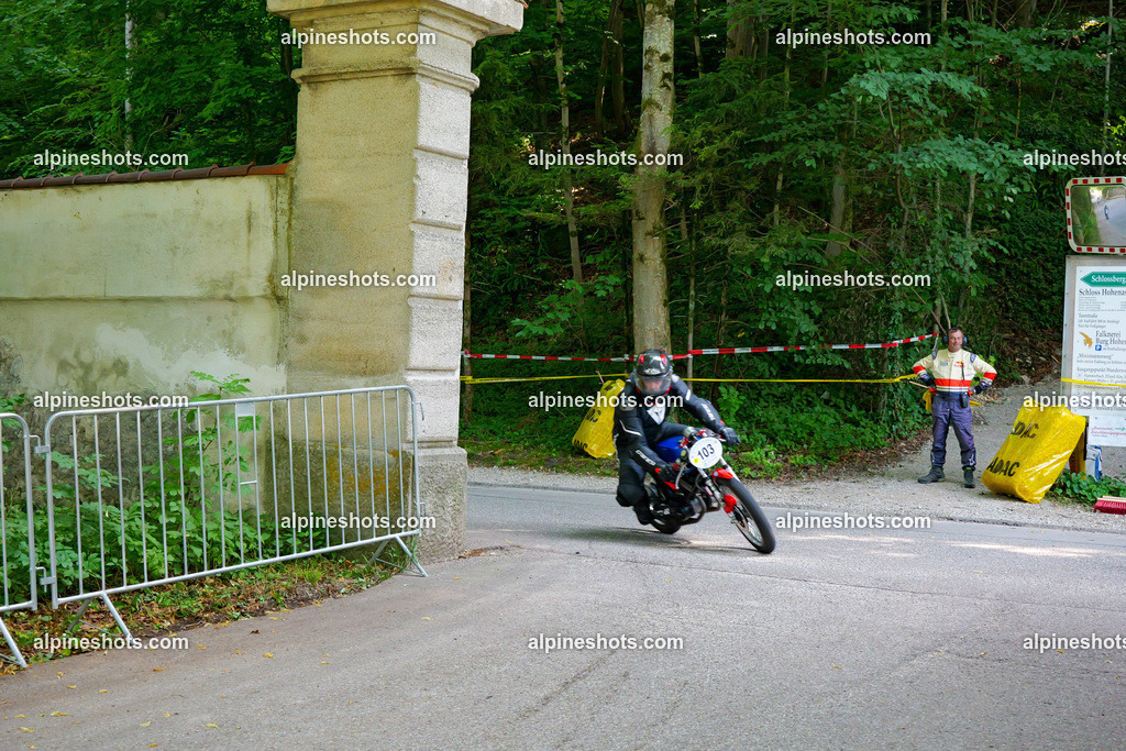 P1014930 | Erleben Sie atemberaubende, hochqualitative Fotos Ihrer Fahrt entlang der malerischen Alpenstraßen. Besuchen Sie alpineshots.com, um professionelle Aufnahmen Ihrer unvergesslichen Reise zu finden und zu kaufen - Realisiert mit Pictrs.com