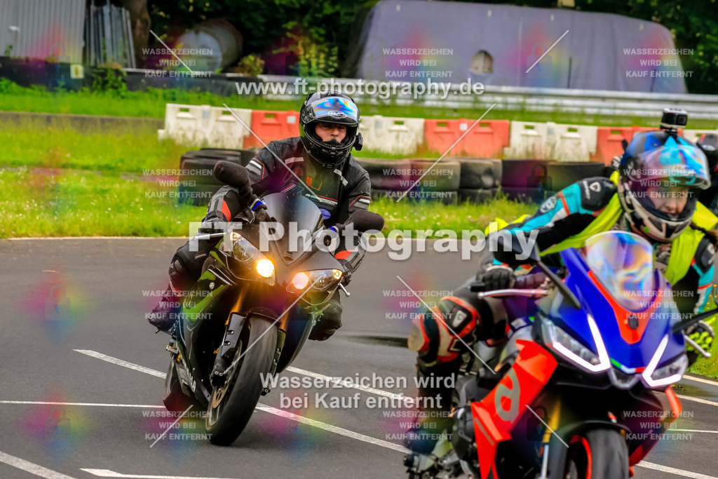 VBK-6627 | Hier findet Ihr Bilder von Touristenfahrten auf der Nürburgring Nordschleife oder von anderen Veranstaltungen die ich besucht habe. Viel Spass beim Durch Schauen 