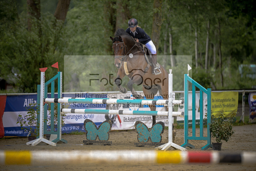 20240505-DOS_8252 | Entdecke hochwertige Reitturnierfotos von Foto Oger. Professionell, emotional und authentisch – jetzt Lieblingsmomente im Shop bestellen.Deutschlandweite Turnierfotografie. - Realisiert mit Pictrs.com