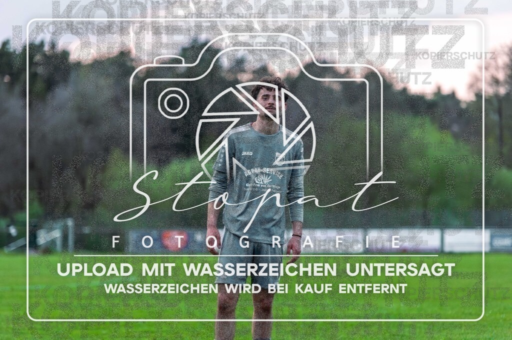 HMFGFS-1037 | Hussein Afdi (Heidmark 3 #11) beim Herren 3. Kreisklasse HK Spiel zwischen Heidmark III und FG Fulde-Stellichte im Heidmarkstadion, Bad Fallingbostel (Simon Paul Stopat) - Realisiert mit Pictrs.com