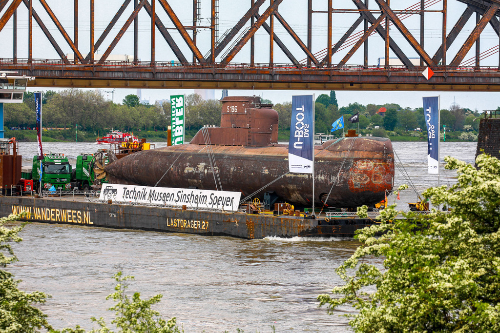 U17_AufdemRhein_120523_32 | Bildergalerie von Sport-Ereignissen aber auch von weiteren spannenden Dingen - nicht nur vom Niederrhein. In Anlehnung an den bekannten Spruch von Hanns Dieter Hüsch heißt das Motto: "Niederrhein ist überall".  - Realisiert mit Pictrs.com