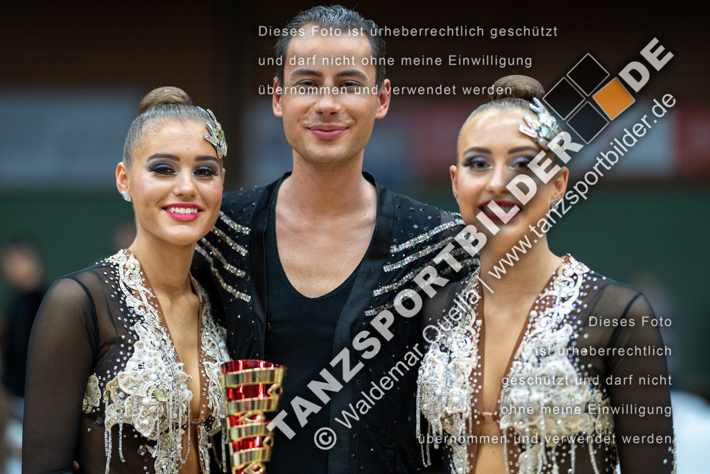 20230415-13552 | Hier finden Sie Tanz Bilder vom Latein und Standard Formationen tanzen. Sportbilder vom Tanzsport. Schöne Fotos und von Weltmeisterschaft, Europameisterschaft, Bundesliga, Regionalliga, Oberliga und Landesliga sowie von GOC Stuttgart, DanceComp, WM Bremen