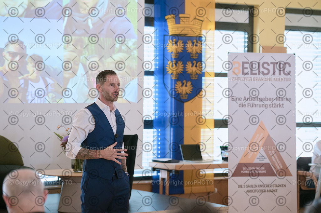 082_202509_EmployerBranding_NZ6_9845 | proPHOTO - Realisiert mit Pictrs.com