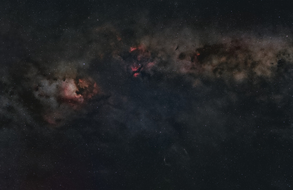 Cygnus_Neu_sharpened_denoised | SIMPLE  =                    T / file does conform to FITS standardBITPIX  =                   16 / number of bits per data pixelNAXIS   =                    3 / number of data axesNAXIS1  =                 5266 / length of data axis 1NAXIS2  =                 3423 / length of data axis 2NAXIS3  =                    3 / length of data axis 3EXTEND  =                    T / FITS dataset may contain extensionsCOMMENT   FITS (Flexible Image Transport System) format is defined in 'AstronomyCOMMENT   and Astrophysics', volume 376, page 359; bibcode: 2001A&amp;A...376..359HBZERO   =                   0. / Offset data range to that of unsigned shortBSCALE  =                   1. / Default scaling factorMIPS-HI =                65535 / Lower visualization cutoffPROGRAM = 'Siril 1.4.0-beta3'  / Software that created this HDUDATE    = '2025-08-16T13:45:26' / UTC date that FITS file was createdDATE-OBS= '2025-08-13T01:13:27' / YYYY-MM-DDThh:mm:ss observation start, UTROWORDER= 'TOP-DOWN'           / Order of the rows in image arrayFILTER  = 'mixed   '           / Active filter nameFOCALLEN=               49.653 / [mm]  Focal lengthXBINNING=                    1 / Camera binning modeYBINNING=                    1 / Camera binning modeXPIXSZ  =      5.3600001335144 / [um] Pixel X axis sizeYPIXSZ  =      5.3600001335144 / [um] Pixel Y axis sizeSTACKCNT=                    1 / Stack framesOBJCTRA = '20 34 19.890'       / [H M S] Image center Right AscensionOBJCTDEC= '+37 41 46.034'      / [D M S] Image center DeclinationRA      =     308.582876125775 / [deg] Image center Right AscensionDEC     =     37.6961204995002 / [deg] Image center DeclinationCTYPE1  = 'RA---TAN'           / TAN (gnomic) projectionCTYPE2  = 'DEC--TAN'           / TAN (gnomic) projectionCUNIT1  = 'deg     '           / Unit of coordinatesCUNIT2  = 'deg     '           / Unit of coordinatesEQUINOX =                2000. / Equatorial equinoxCRPIX1  =               2633.5 / Axis1 refer - Realisiert mit Pictrs.com