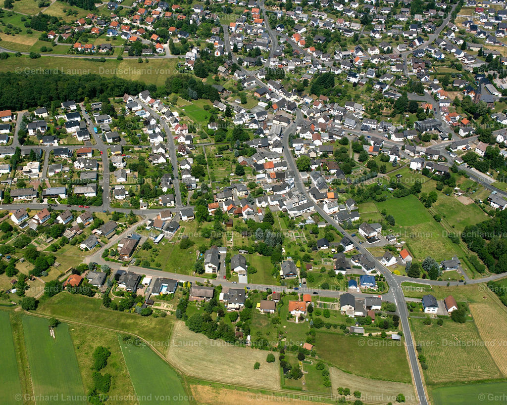 2610692 | FLEISBACH 09.06.2006 Wohngebiet einer Einfamilienhaus- Siedlung  in Fleisbach im Bundesland Hessen, Deutschland // Single-family residential area of settlement  in Fleisbach in the state Hesse, Germany Foto: Gerhard Launer