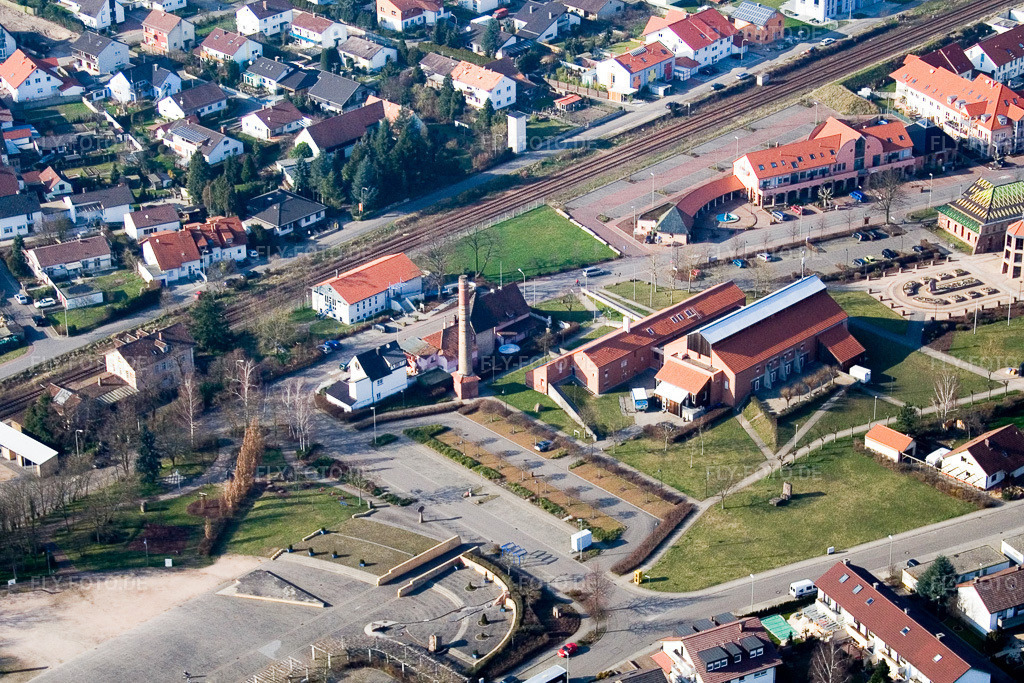 Luftbild: Bürgherhaus, Festhalle von Südosten in Jockgrim im Bundesland Rheinland-Pfalz in Deutschland. Foto: IMG_5448.jpg vom 21.02.2007 durch Werner Riehm/FLY-FOTO.de