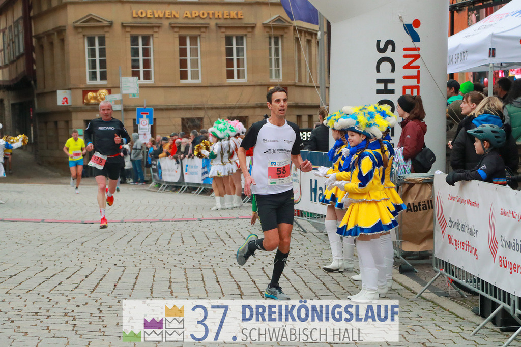 VR Bank Hauptlauf 10000m | 3 Koenigslauf 2023 - Realisiert mit Pictrs.com
