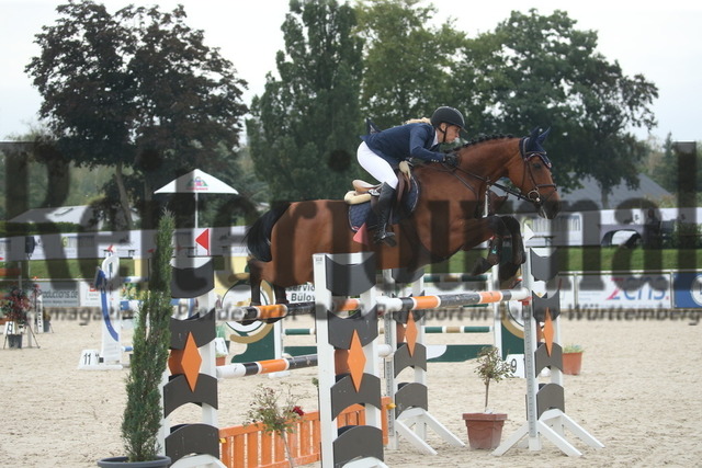 Durmersheim_2022_Prfg.Nr.04_Zwei-Phasen-Springen_Kl.S_Stefanie Herhalt_Caju 11 (1) | Alle Fotos der Reiterjournal Fotografin Doris Matthaes im Reiterjournal Online-Fotoshop. - Realisiert mit Pictrs.com